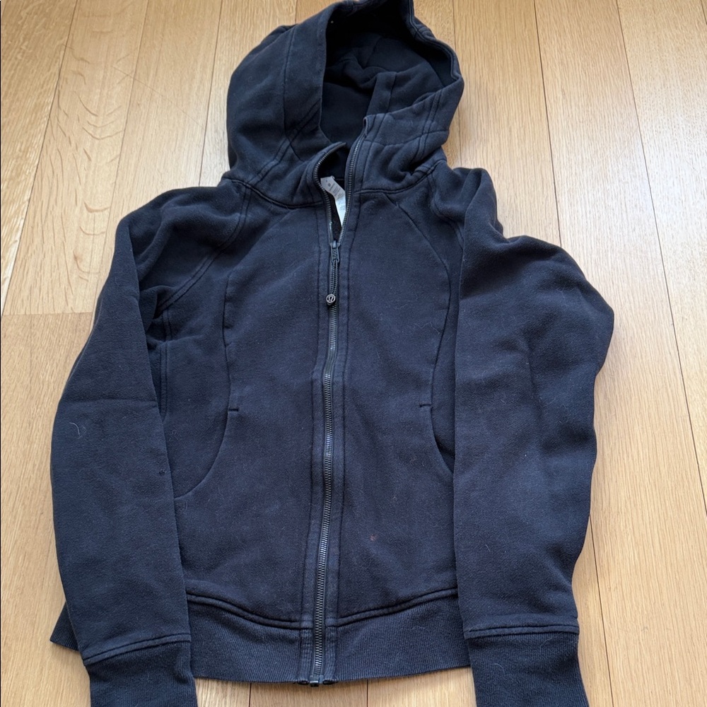 Black lululemon sweatshirt